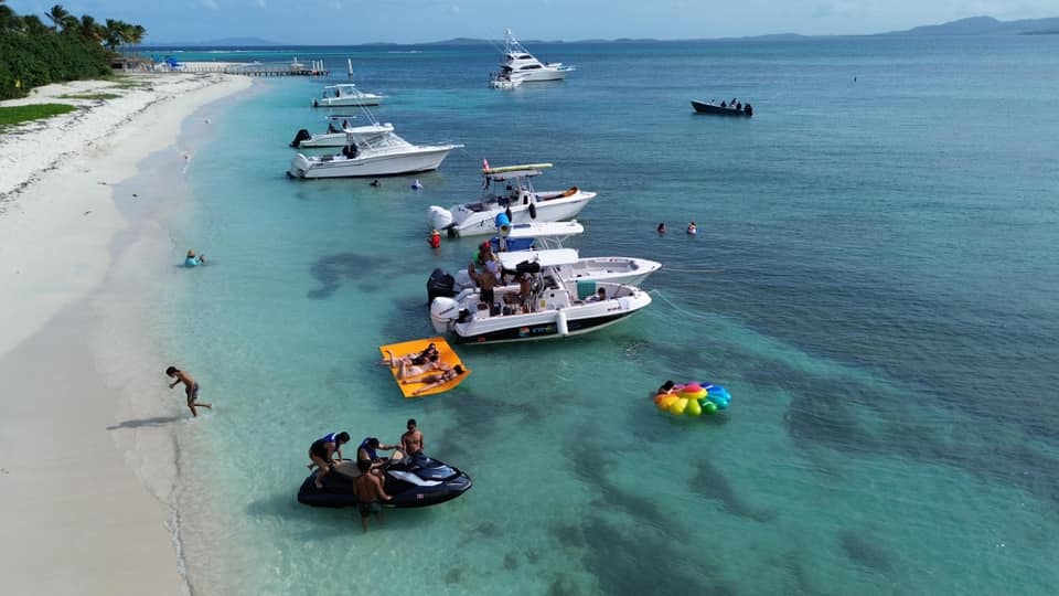 Icacos and Palomino Island Hopping Boat Tour - Image 4